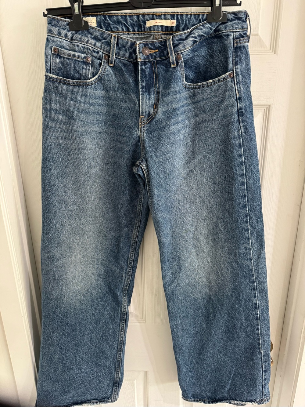 EUC LEVIS LOW LOOSE
SZ 30